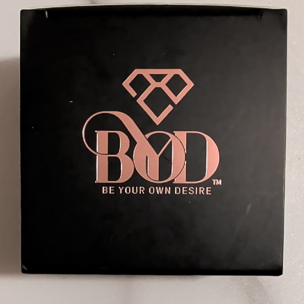 Be Your Own Desire xoxo Matte Magic Loose Translucent Powder